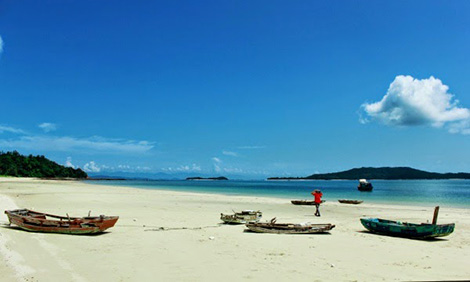 Huyện đảo Cô Tô đón nhận quyết định huyện đạt chuẩn nông thôn mới