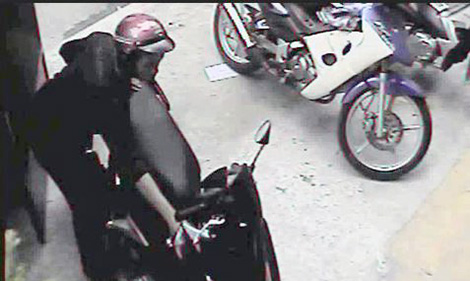 Thầy giáo và người dân phối hợp truy bắt kẻ trộm xe máy