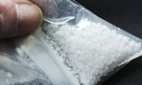 Đi giao ma tuý thủ súng đã lên nòng