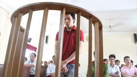 Kẻ ‘khống chế con tin tại nhà nghỉ’ bị phạt 9 năm 9 tháng tù