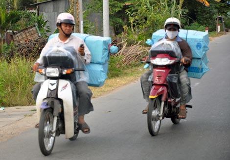 Theo chân “nài” thuốc lá lậu: Đua với tử thần