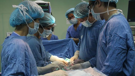 Đà Nẵng: Lần đầu tiên 3 em bé ra đời bằng phương pháp thụ tinh trong ống nghiệm