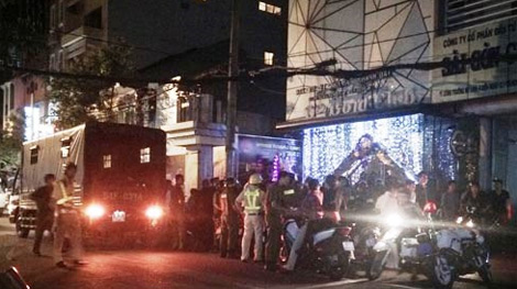 Bí mật ‘đột kích’ hàng loạt quán bar, nhà hàng tại TP HCM