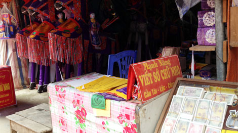 Lãi khủng từ kinh doanh dịch vụ tiền lẻ