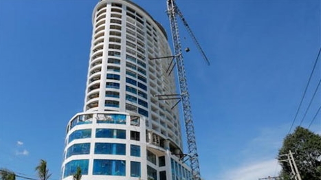 Rơi từ tầng 25 công trình khách sạn, nữ công nhân thiệt mạng