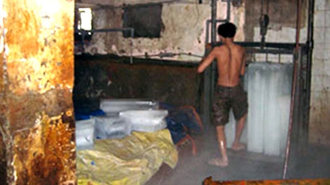 Có nên tin vào nước đá “tinh khiết”, nước đá “sạch”?