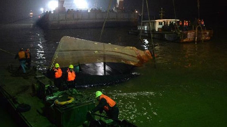 Trung Quốc: Chìm tàu trên sông Dương Tử, hơn 20 người mất tích