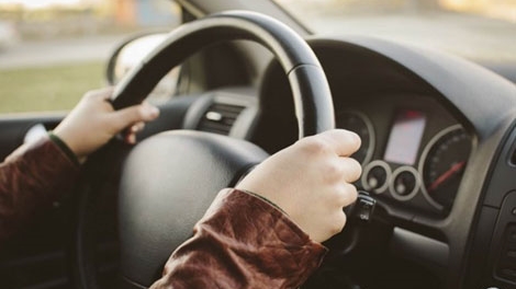 Nga: Cấm người chuyển đổi giới tính lái xe