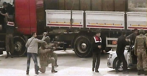 Tình báo Thổ Nhĩ Kỳ buôn vũ khí lậu cho các tổ chức khủng bố?