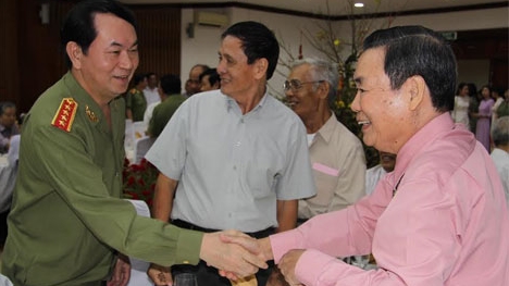 Gặp mặt cán bộ cao cấp đã nghỉ hưu nhân dịp Tết Nguyên đán Ất Mùi