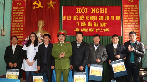 Sơ kết giao ước thi đua 'Vì bình yên bản làng'