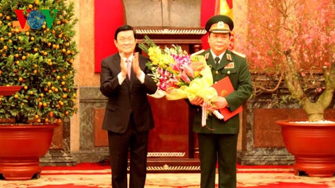 Thăng hàm Thượng tướng cho Phó Chủ tịch Quốc hội Huỳnh Ngọc Sơn