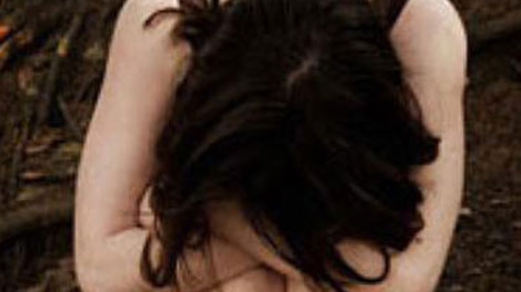 Xin ngủ nhờ rồi hiếp dâm ‘cô kết nghĩa’
