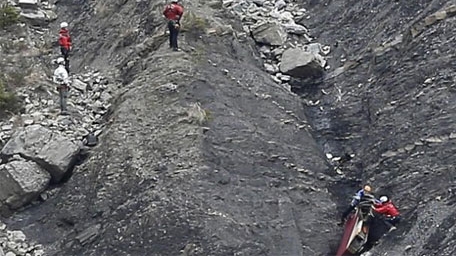 Vụ tai nạn máy bay ở Pháp: Cơ phó cố ý bấm nút để máy bay rơi