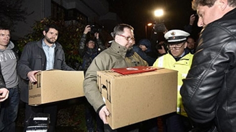 Cơ phó 4U9525 mua xe Audi tặng bạn gái trước khi tự sát