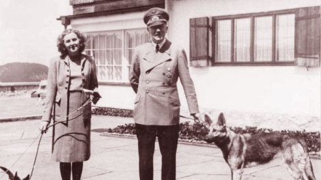 Trùm phát xít Hitler là kẻ ghét bố, yêu mẹ và bạo dâm(?)