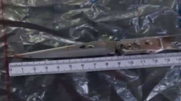 Can đánh nhau, nam sinh bị bạn đâm chết trước cổng trường