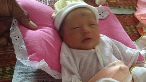 Hai bé sơ sinh bị bỏ rơi gần chòi giữ tôm