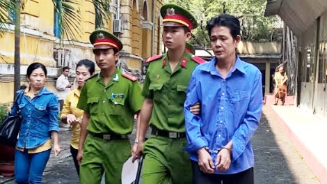 Giết con riêng của vợ, cha dượng lãnh án