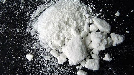 Bảo vệ bán ma túy trước cổng trường đại học