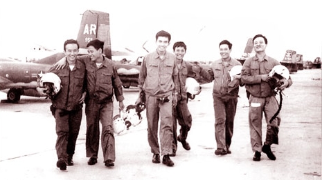 Trận đánh lịch sử tại sân bay Tân Sơn Nhất: Dùng máy bay địch đánh địch