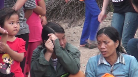 Rủ nhau đi tắm biển, 3 học sinh bị sóng cuốn trôi