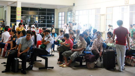 Loanh quanh xe di dời lại về bến cũ!