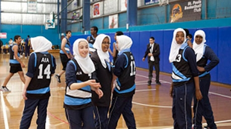 Cấm nữ sinh chạy bộ vì sợ… vô sinh!