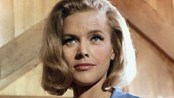 Nữ điệp viên khuôn mẫu của Bond girl trong phim “Ngón tay vàng”