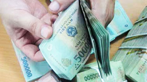 Ngân hàng trả dư hơn hai trăm triệu, nữ khách ngoại biến mất