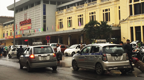 Không đồng ý lùi thời hạn lắp hộp đen trên taxi