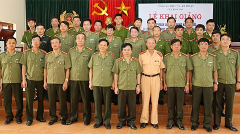 Tập huấn sử dụng phương tiện ứng phó thiên tai, tìm kiếm cứu nạn