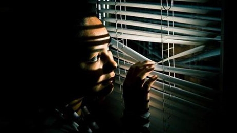 Kỳ lạ căn bệnh nhạy cảm với ánh sáng