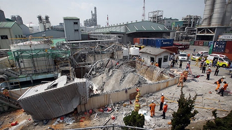 Bể phóng xạ khổng lồ dưới thành phố chết