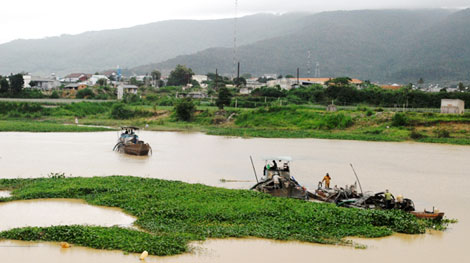 Hút cát làm nát sông Đa Nhim