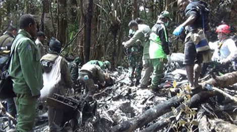 Indonesia tìm thấy hộp đen thứ 2 của máy bay Trigana Air