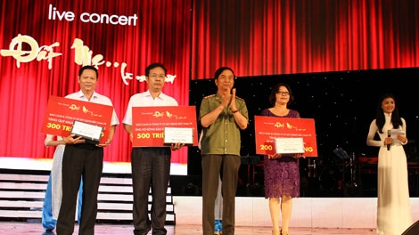 Đêm nhạc nghĩa tình tràn đầy cảm xúc