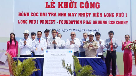Đóng cọc đại trà Nhà máy nhiệt điện Long Phú 1