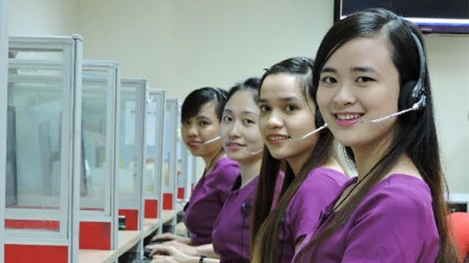 Prudential phục vụ khách hàng qua tổng đài miễn cước