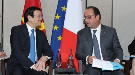 Chủ tịch nước Trương Tấn Sang gặp gỡ Tổng thống Pháp