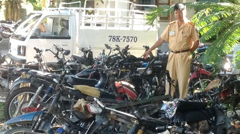 Truy chặn ‘xe khủng’ của lâm tặc