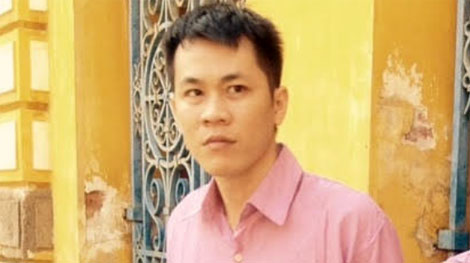 Xét xử kẻ dùng búa đánh vào đầu vợ con rồi tự sát