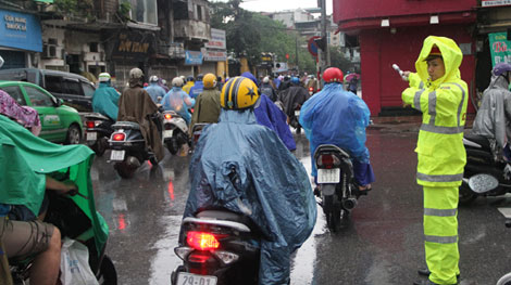 Cần nhiều giải pháp cấp bách trong việc chống ùn tắc 