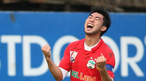 Lee Nguyễn về Việt Nam