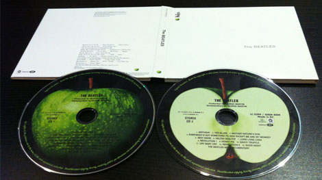 Đĩa hát của The Beatles được bán với giá khủng