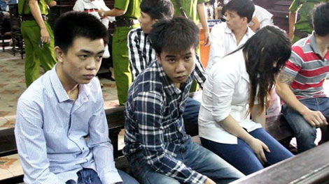 Va chạm giao thông gây… trọng án