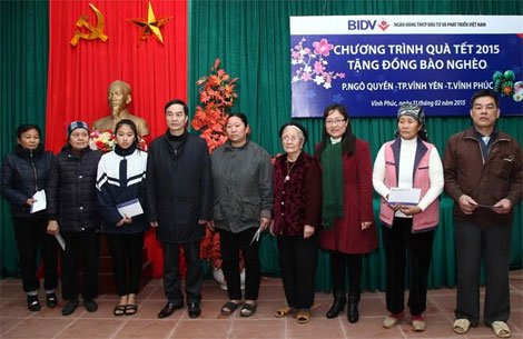 Vận động 1 triệu suất quà Tết tặng các gia đình nghèo