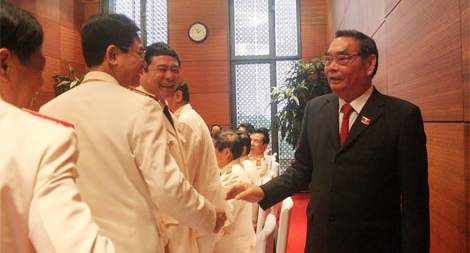 Ban chấp hành Trung ương khóa XII phải gắn bó mật thiết với nhân dân