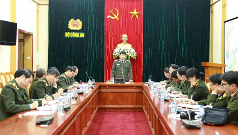 Thứ trưởng Bùi Văn Nam làm việc với Viện Chiến lược và Khoa học Công an