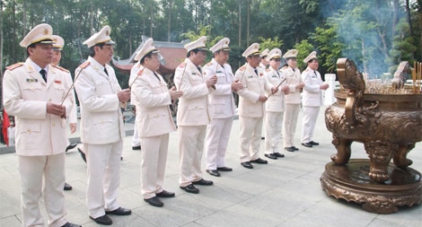 Học viện Chính trị CAND báo công dâng Bác tại Khu Di tích K9